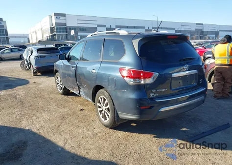2015 Nissan Pathfinder Sv z USA, uszkodzony, nr VIN 5N1AR2MM5FC701770